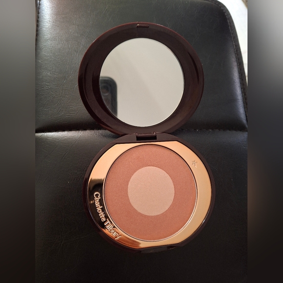 Charlotte Tilbury CHEEK TO CHIC PILLOW TALK ORIGINAL blush - Picture 3 of 5
